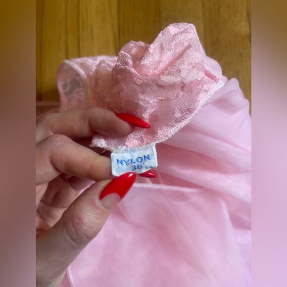 60s Vintage Two Piece Pink Nylon Peignoir Set - Picture 4 of 9